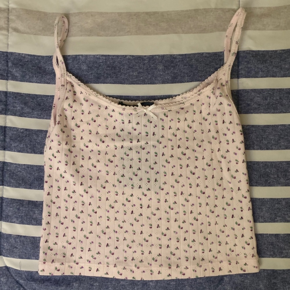 SOLD ON INSTA Brandy Melville Belle Pink Bow Tank